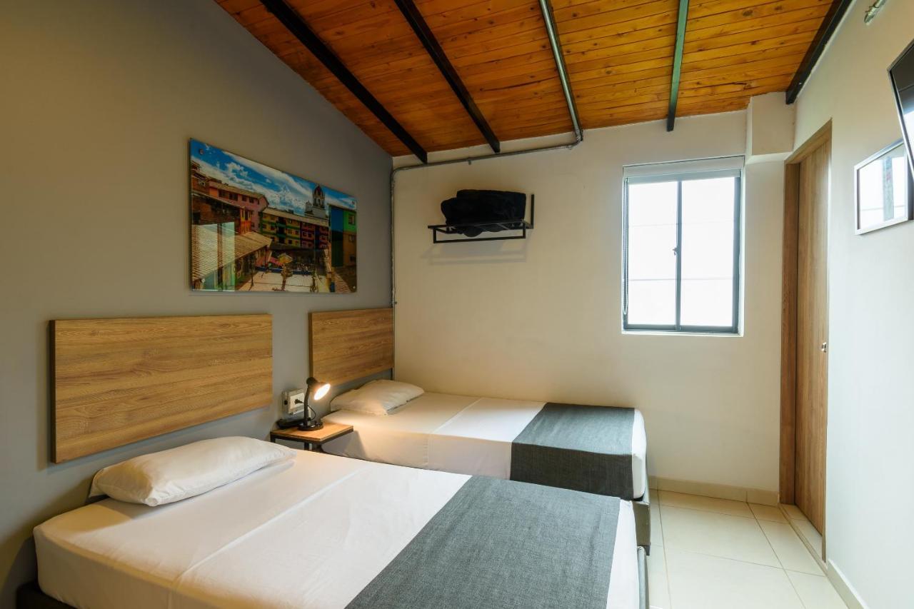 Med la palma Hotell Medellín Eksteriør bilde