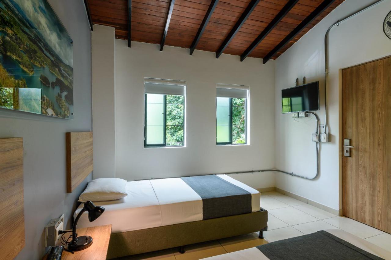 Med la palma Hotell Medellín Eksteriør bilde
